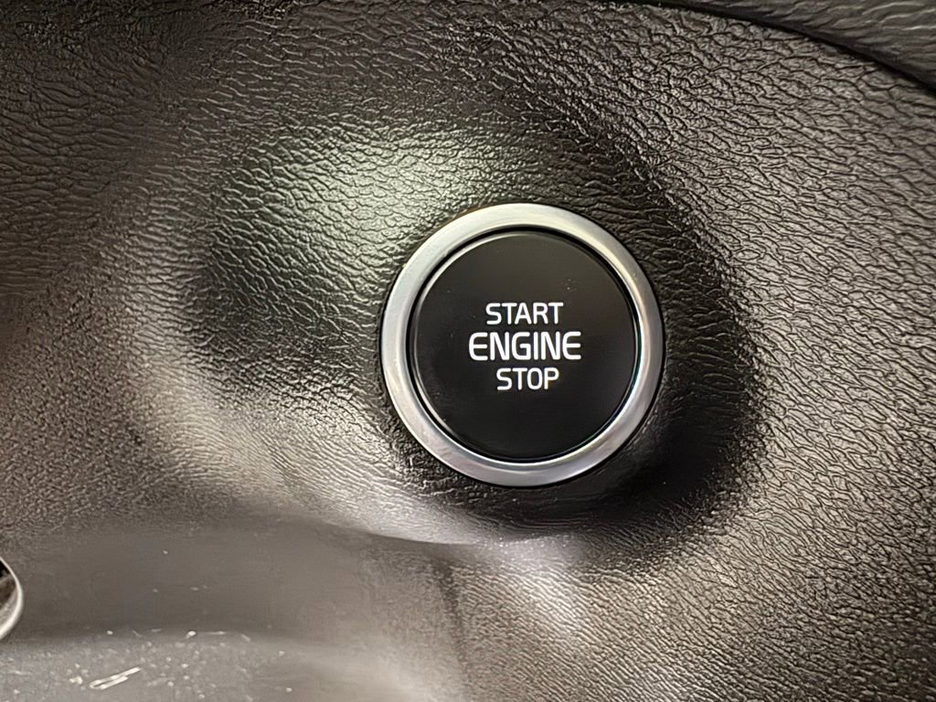 Used 2023 Volvo XC40 B5 Plus w/ Driver Assist Package AWD/4WD image 26
