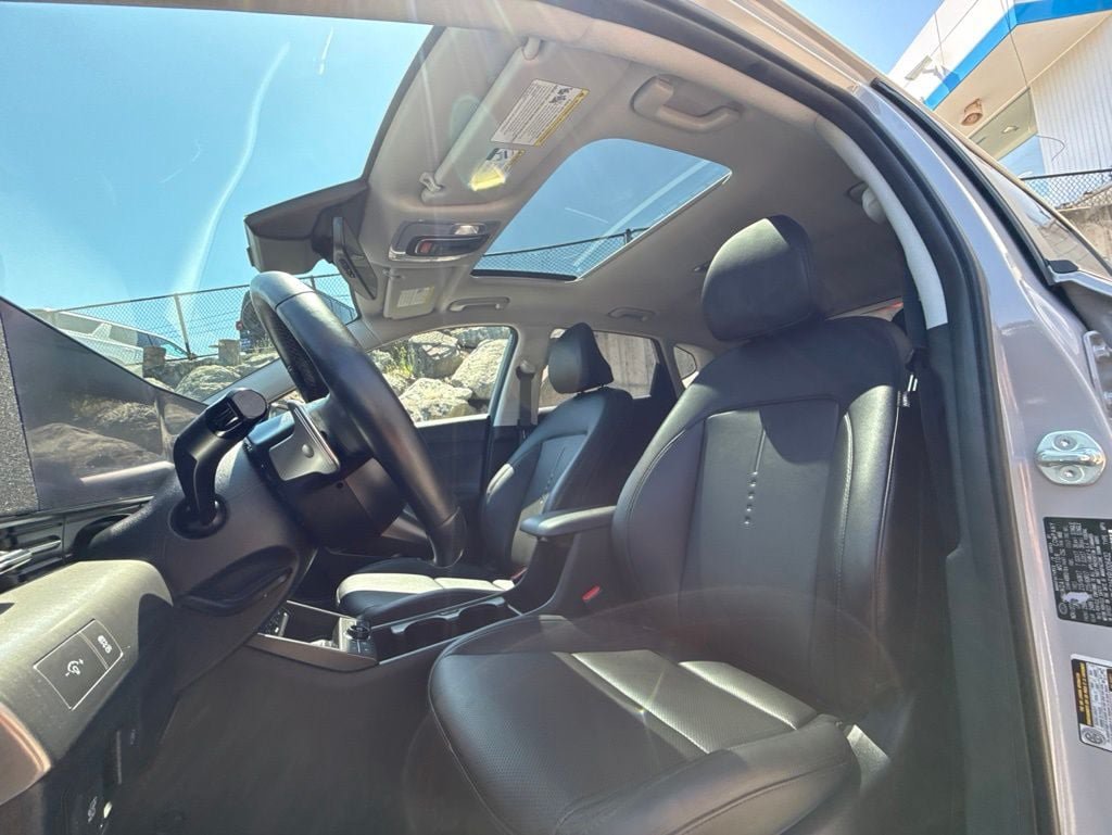 Certified 2024 Hyundai Kona Limited FWD image 15