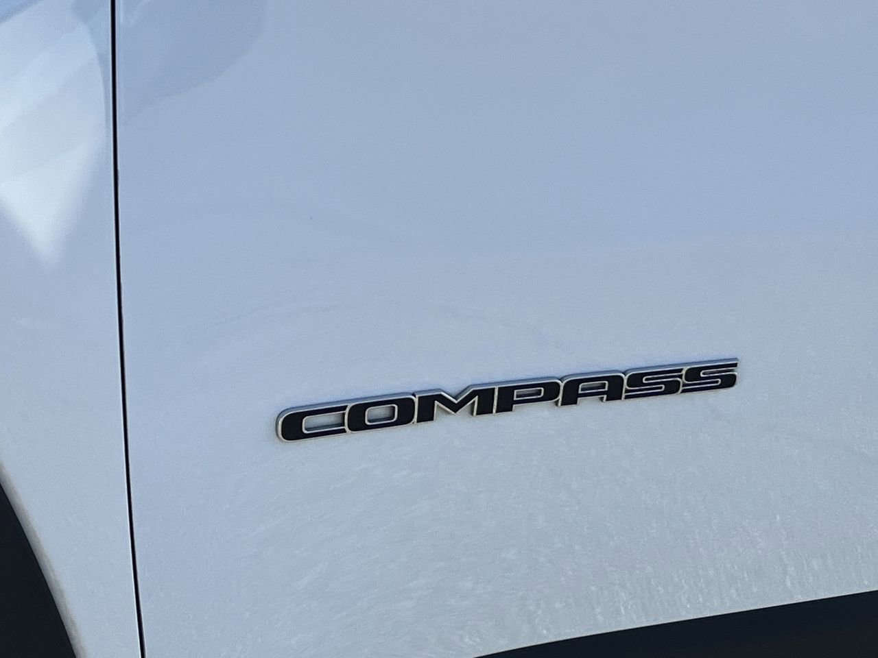 Used 2024 Jeep Compass Latitude image 32