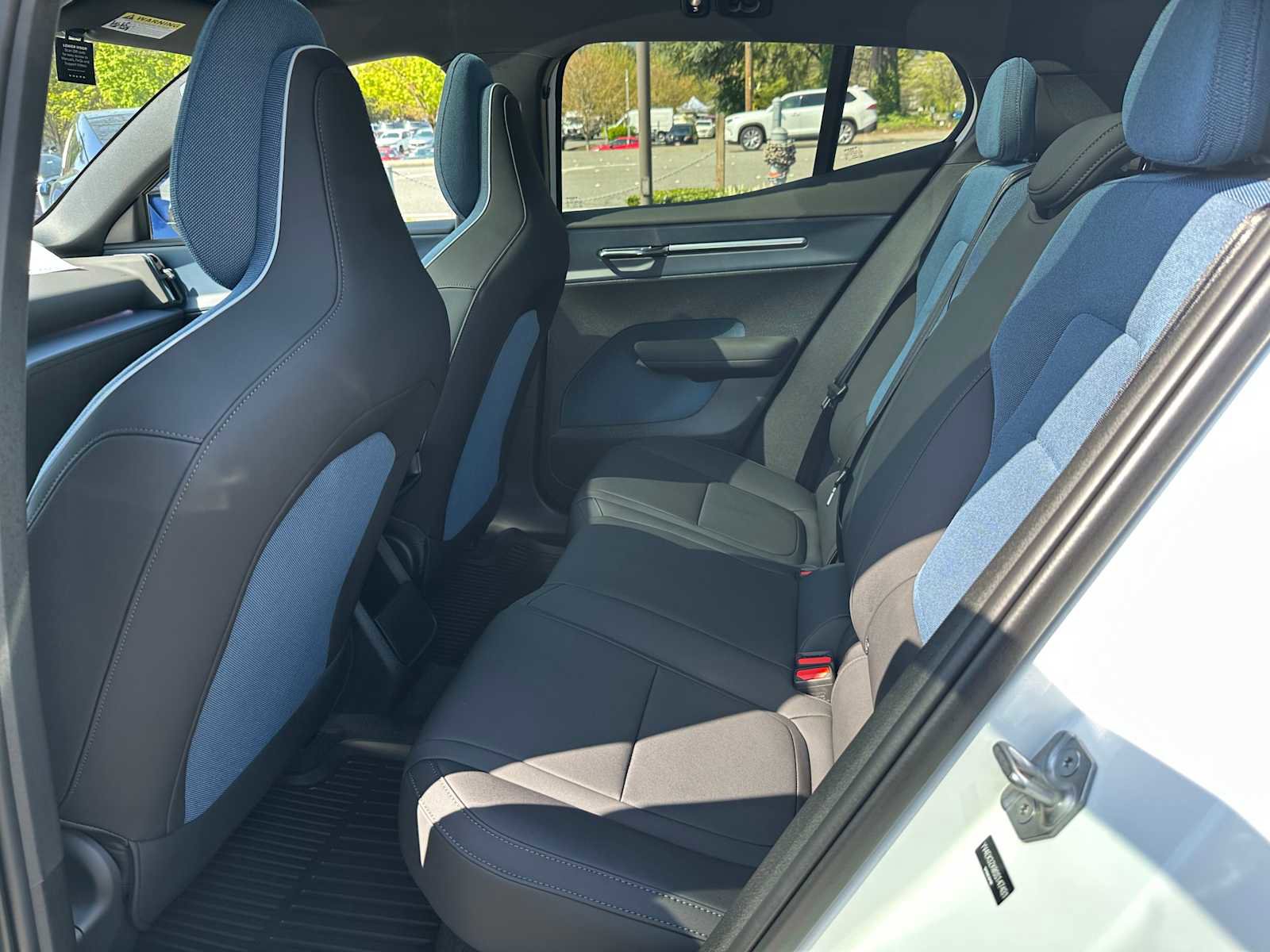 New 2025 Volvo EX30 Plus w/ Protection Package Premier image 15