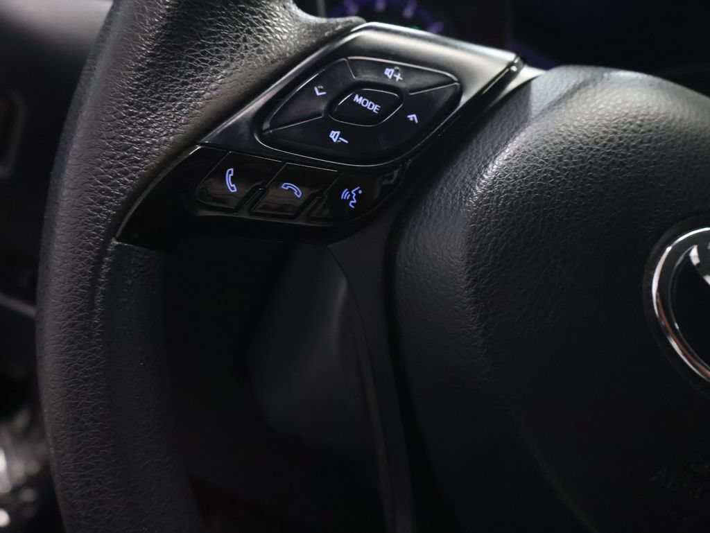 Used 2021 Toyota C-HR LE FWD image 19