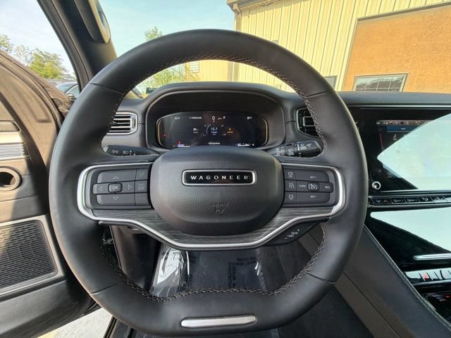 Used 2024 Jeep Wagoneer L Series II w/ Flexible Seating Group AWD/4WD image 26