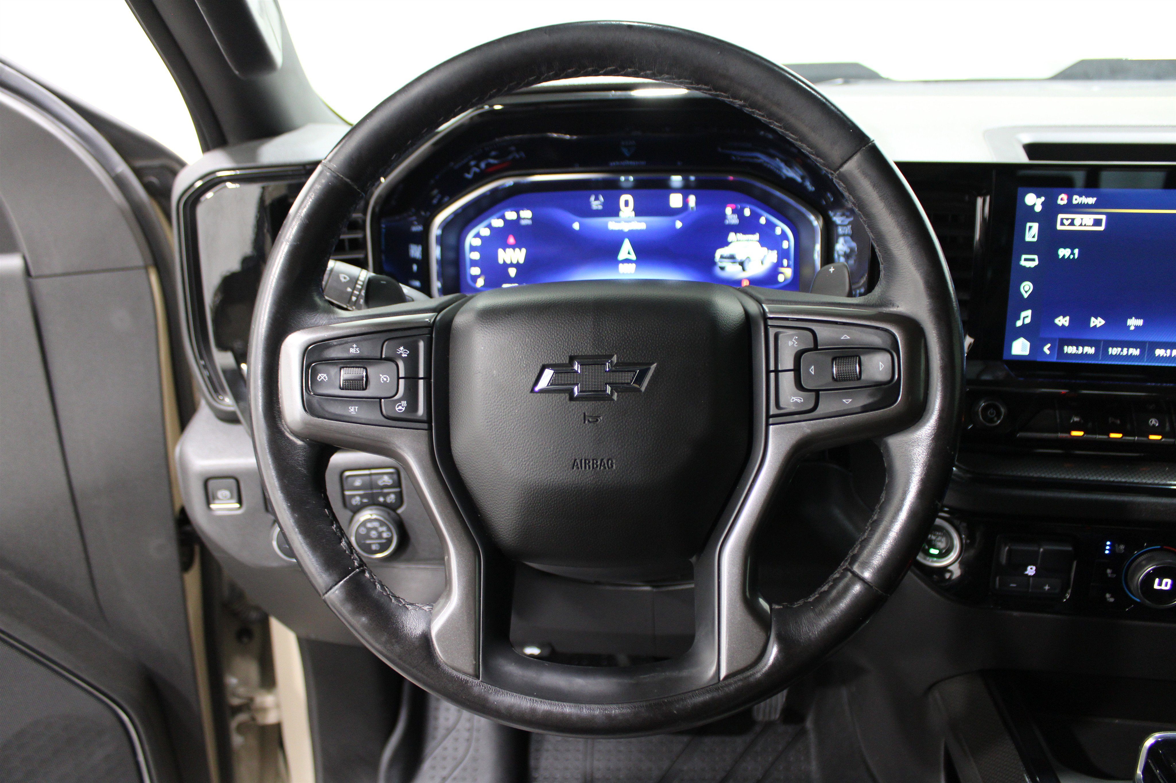 Used 2023 Chevrolet Silverado 1500 ZR2 image 11