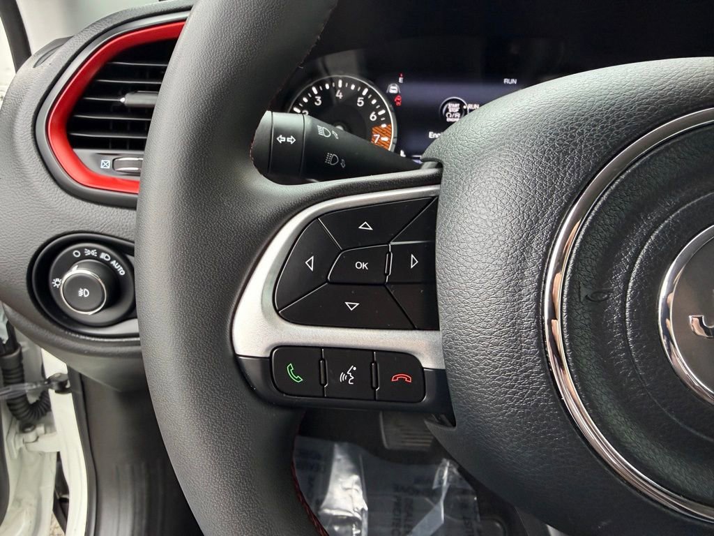 Used 2023 Jeep Renegade Trailhawk AWD/4WD image 25
