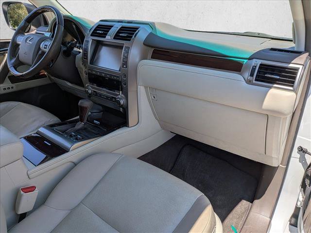 Used 2018 Lexus GX 460 Premium w/ Premium Package AWD/4WD image 23