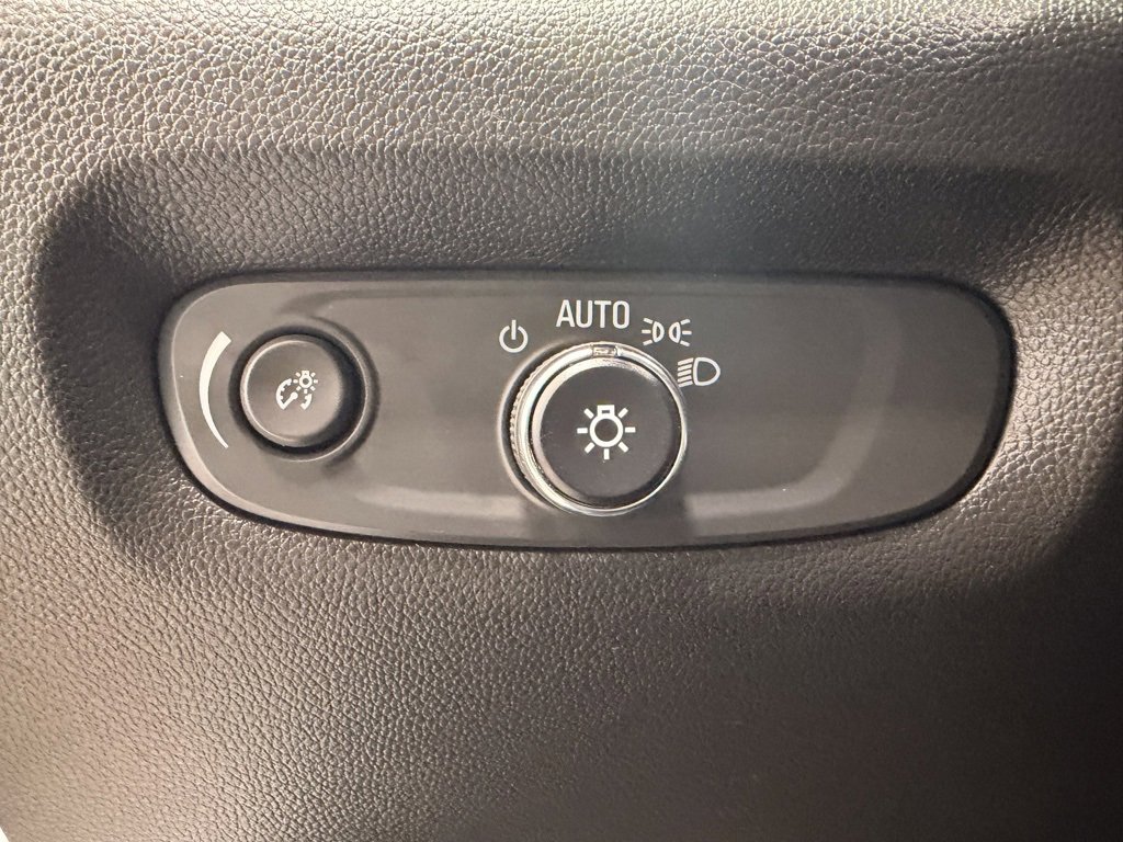 Used 2024 Chevrolet Traverse Premier image 25