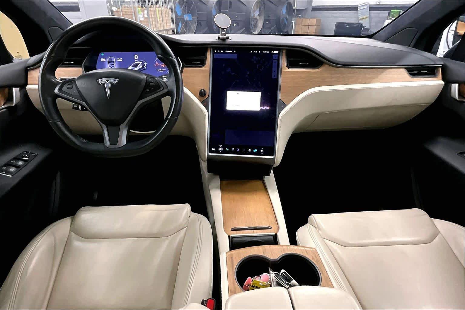 Used 2021 Tesla Model X Long Range image 15