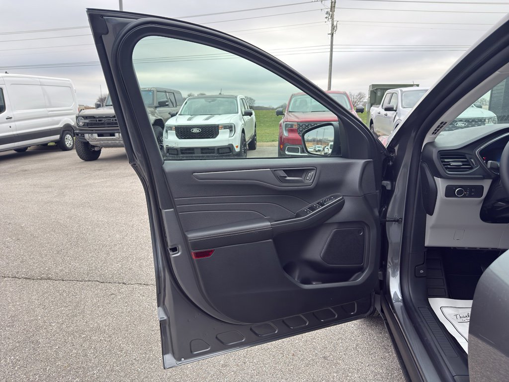 New 2026 Ford Escape Active w/ Tech Pack #1 AWD/4WD image 17