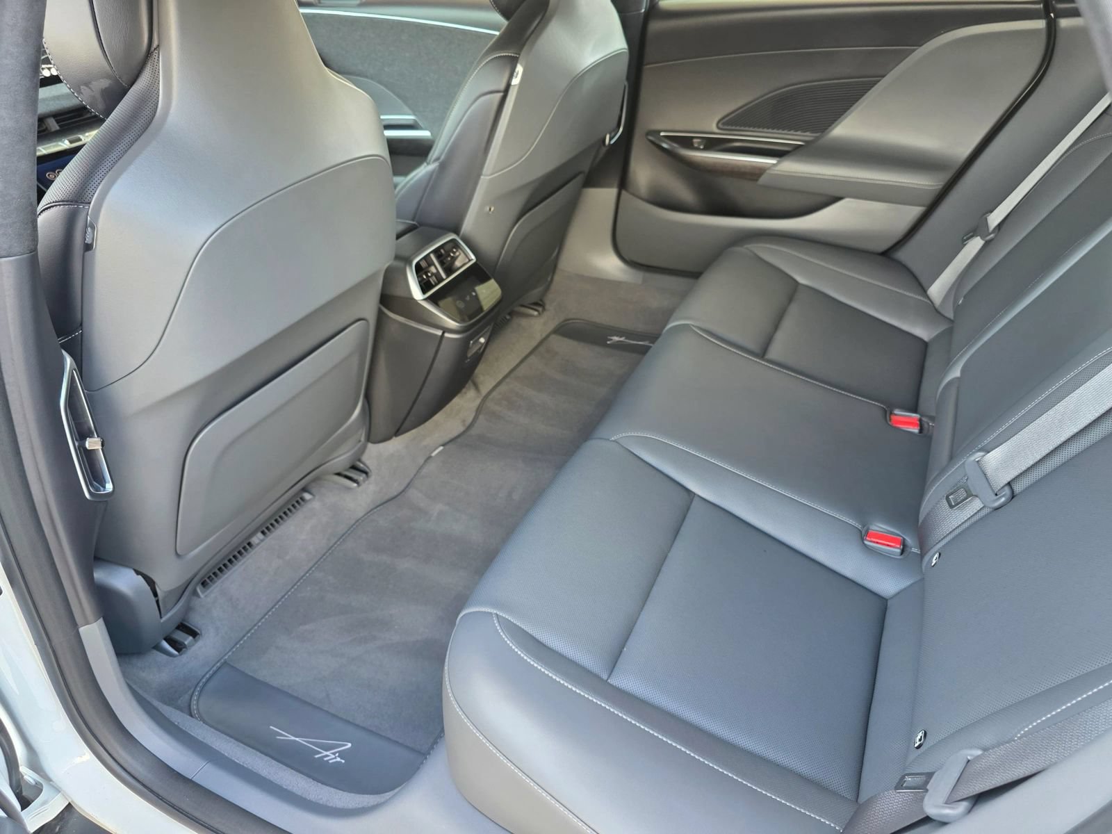 Used 2024 Lucid Air Touring AWD/4WD image 35