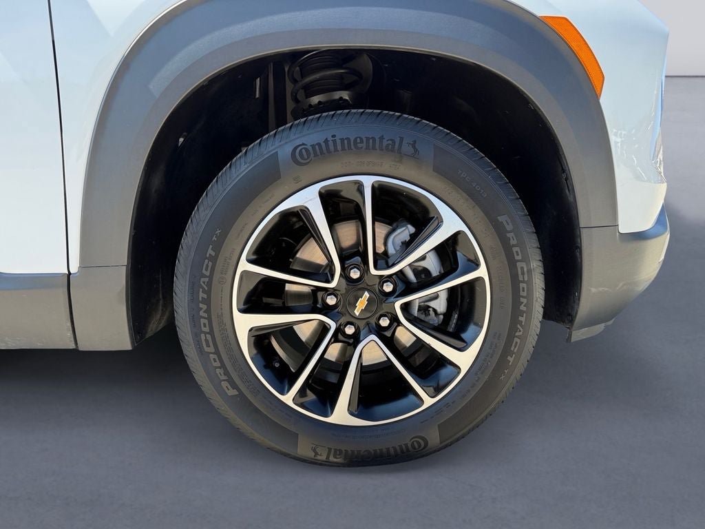 Used 2025 Chevrolet TrailBlazer LT AWD/4WD image 9