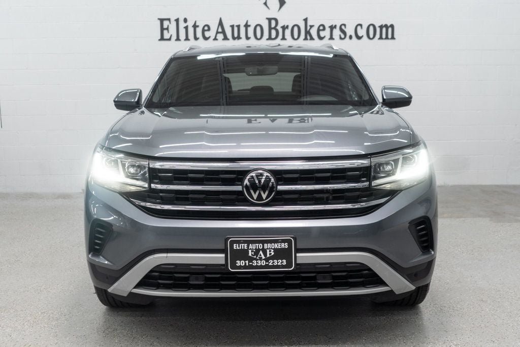 Used 2023 Volkswagen Atlas Cross Sport SE w/ Black Wheel Package AWD/4WD image 3