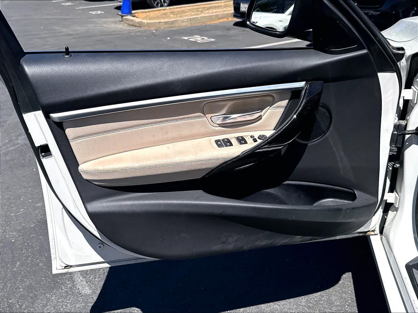 Used 2018 BMW 330i Sedan w/ Convenience Package RWD image 20