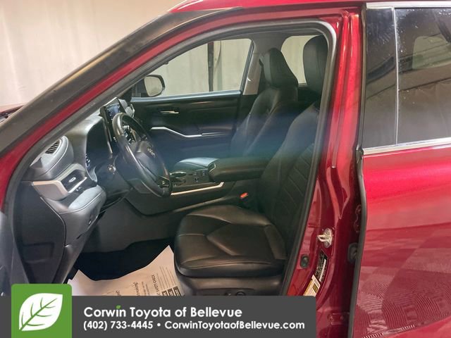 Used 2020 Toyota Highlander XLE image 15