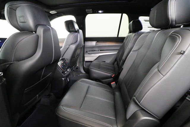 New 2026 Cadillac Vistiq Sport image 27