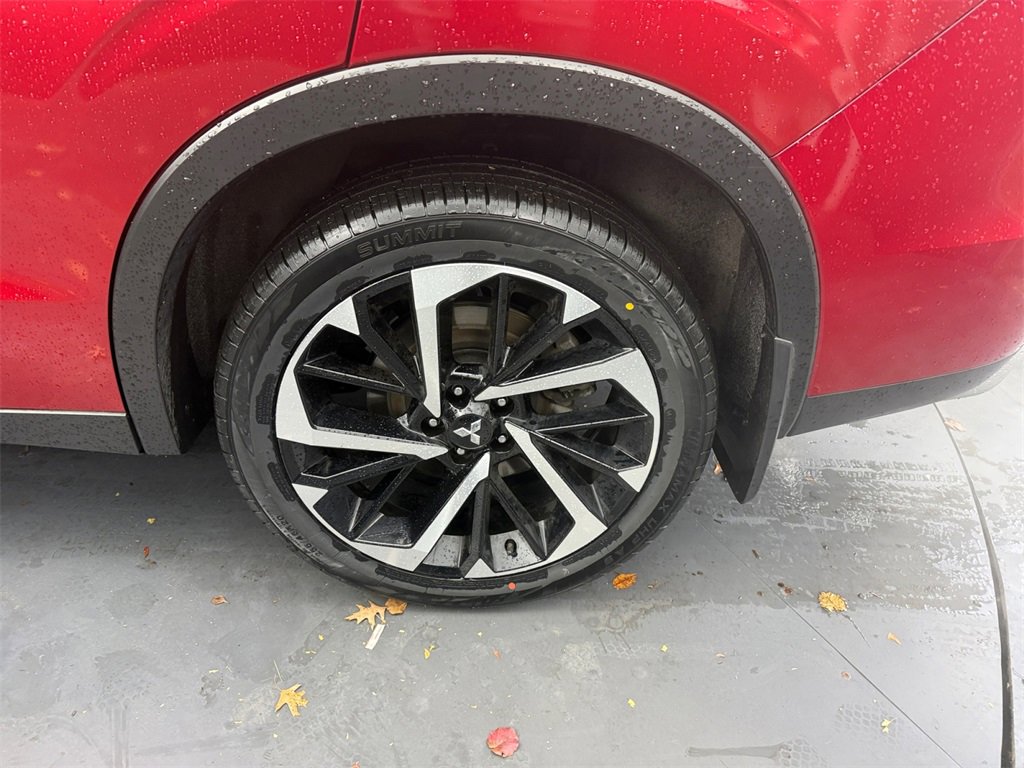 Used 2024 Mitsubishi Outlander SE image 35