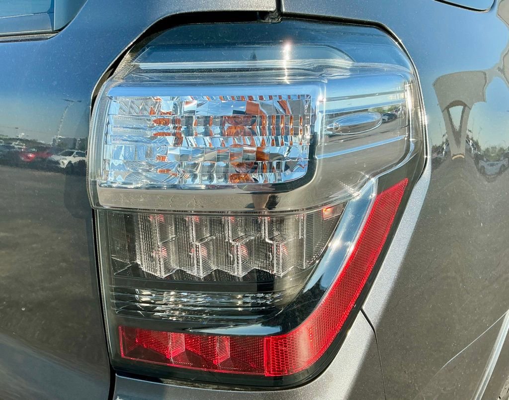 Used 2022 Toyota 4Runner SR5 Premium w/ Moonroof Package image 16