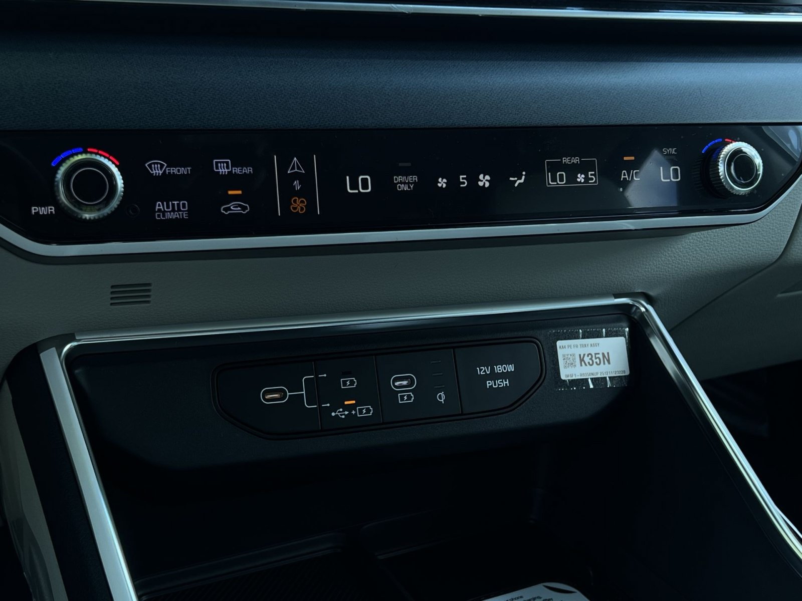 New 2026 Kia Carnival SX FWD image 23