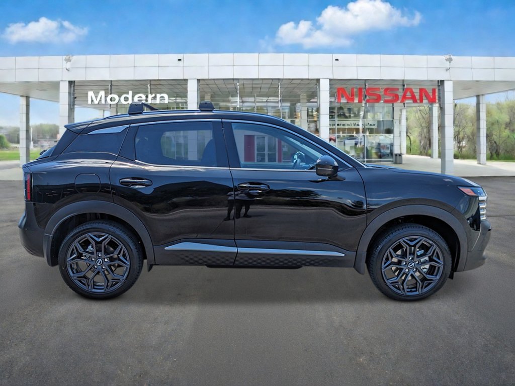 New 2026 Nissan Kicks SR w/ Cold Weather Package FWD image 6