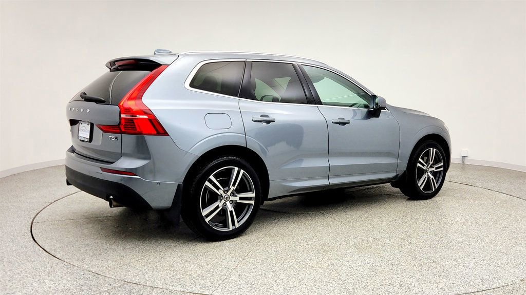 Used 2019 Volvo XC60 T5 Momentum w/ Premium Package AWD/4WD image 5