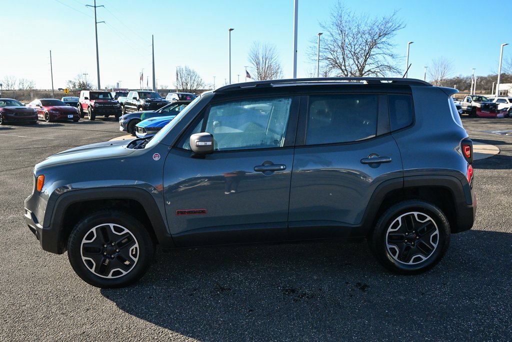 Used 2015 Jeep Renegade Trailhawk image 6