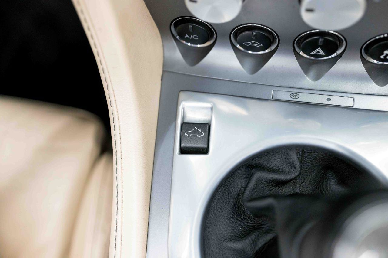 Used 2006 Aston Martin DB9 Volante RWD image 60