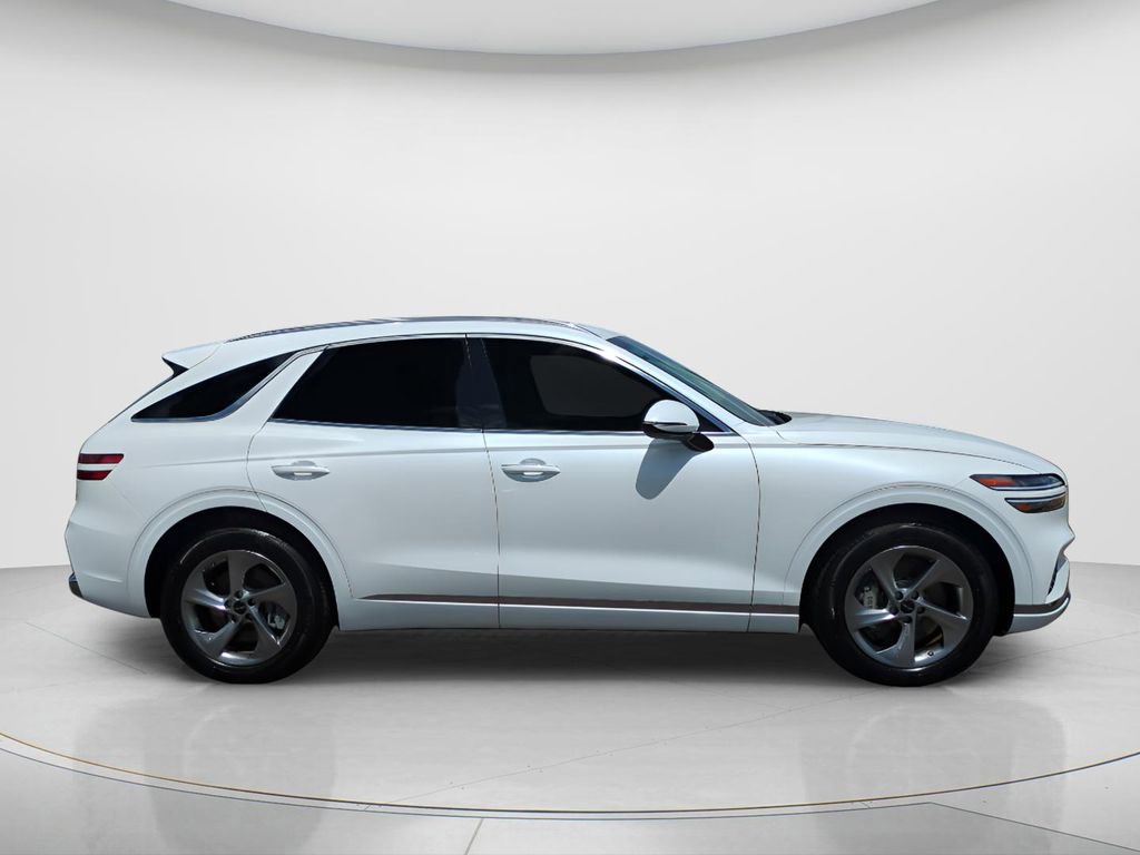 Used 2026 Genesis GV70 2.5T Select image 13