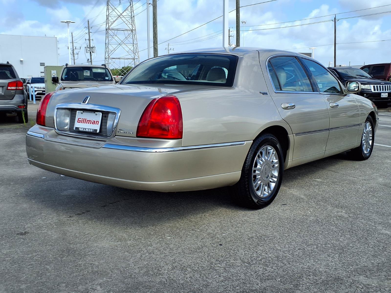 Used 2007 Lincoln Town Car Signature Limited RWD image 23