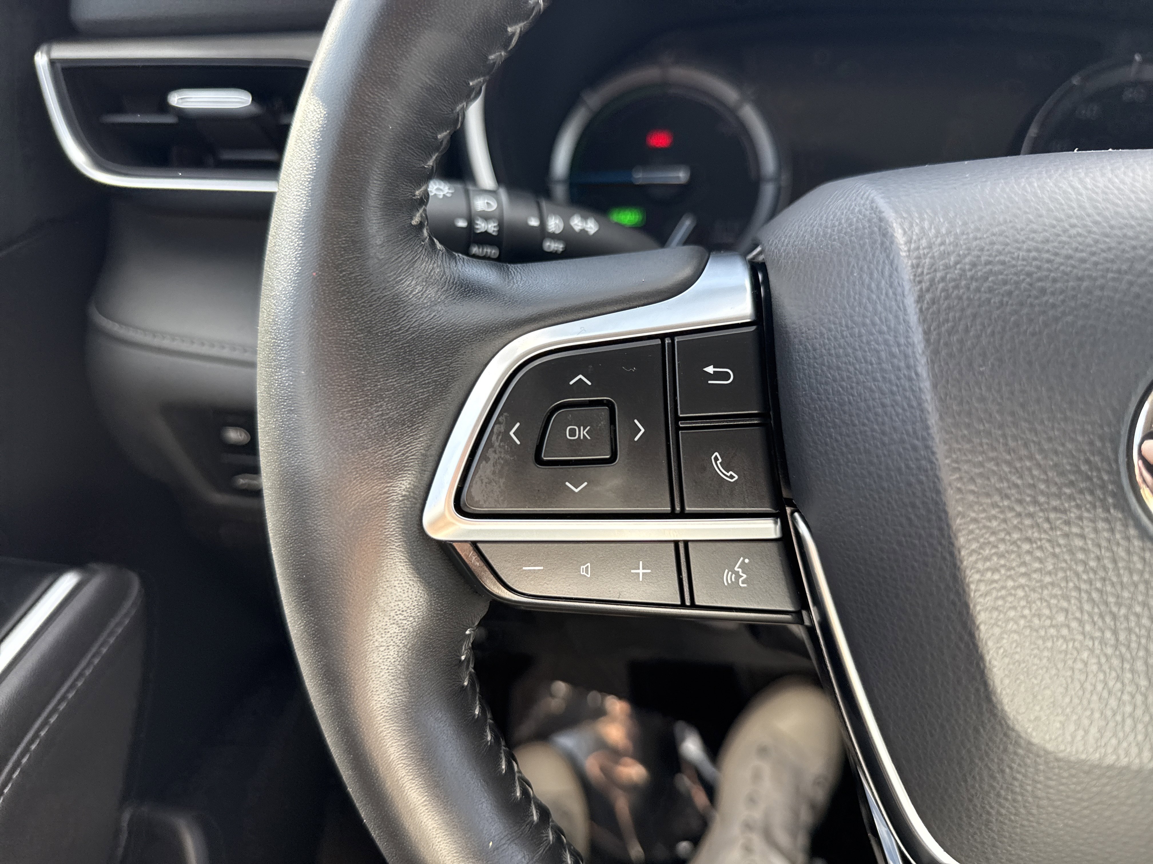 Used 2020 Toyota Highlander Limited image 22