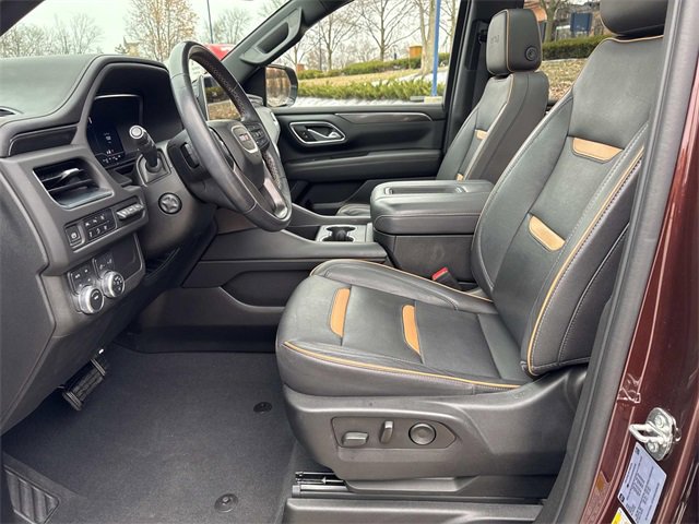 Used 2023 GMC Yukon AT4 w/ Technology Package image 19