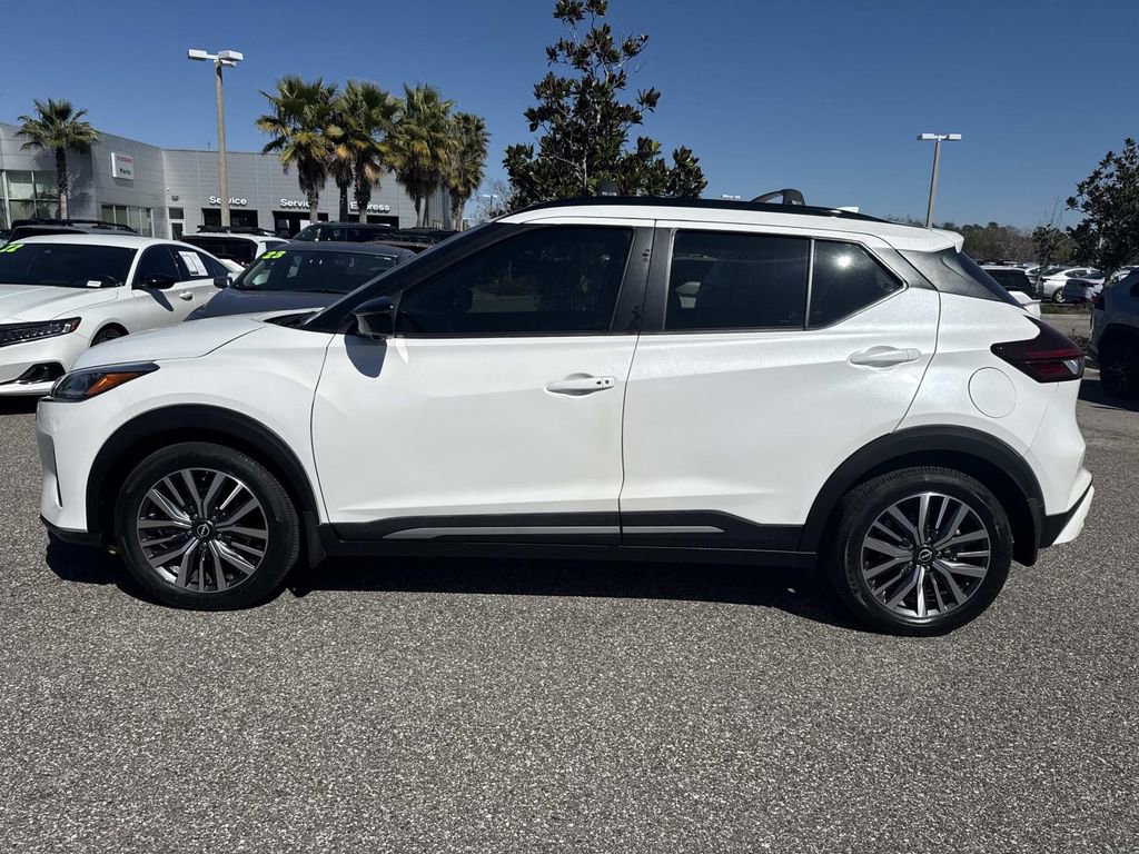 Certified 2023 Nissan Kicks SR w/ Exterior Package image 7