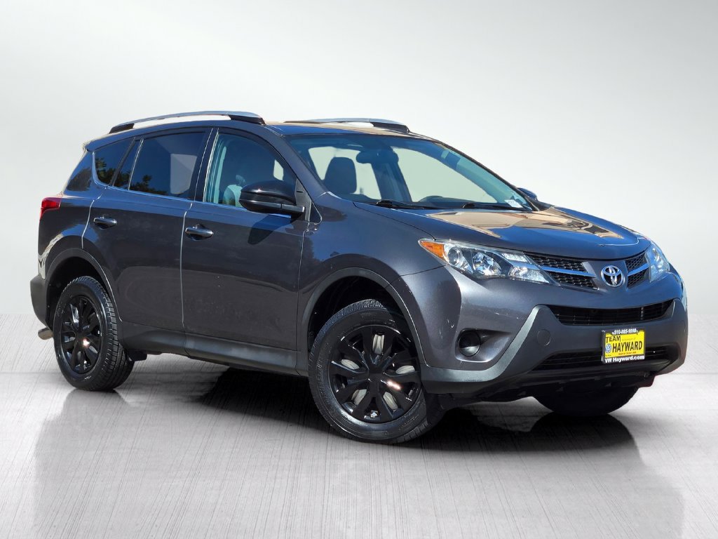 Used 2015 Toyota RAV4 LE AWD/4WD image 2