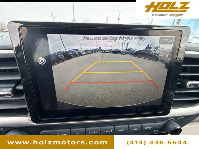 Used 2025 Hyundai Venue Limited image 15