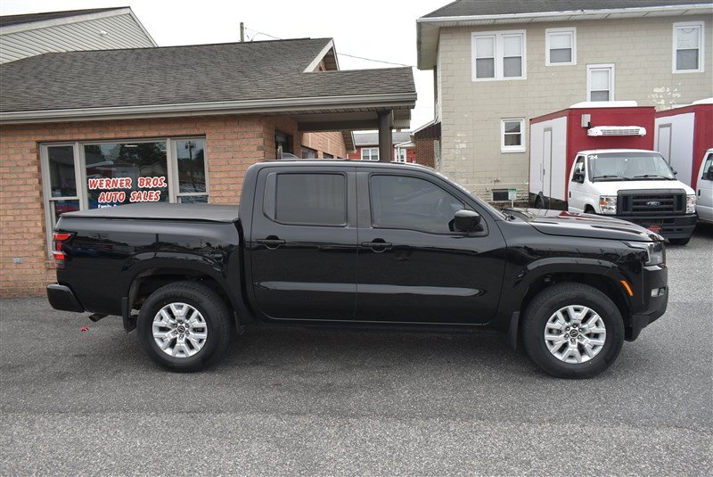 Used 2023 Nissan Frontier SV w/ SV Convenience Package AWD/4WD image 2