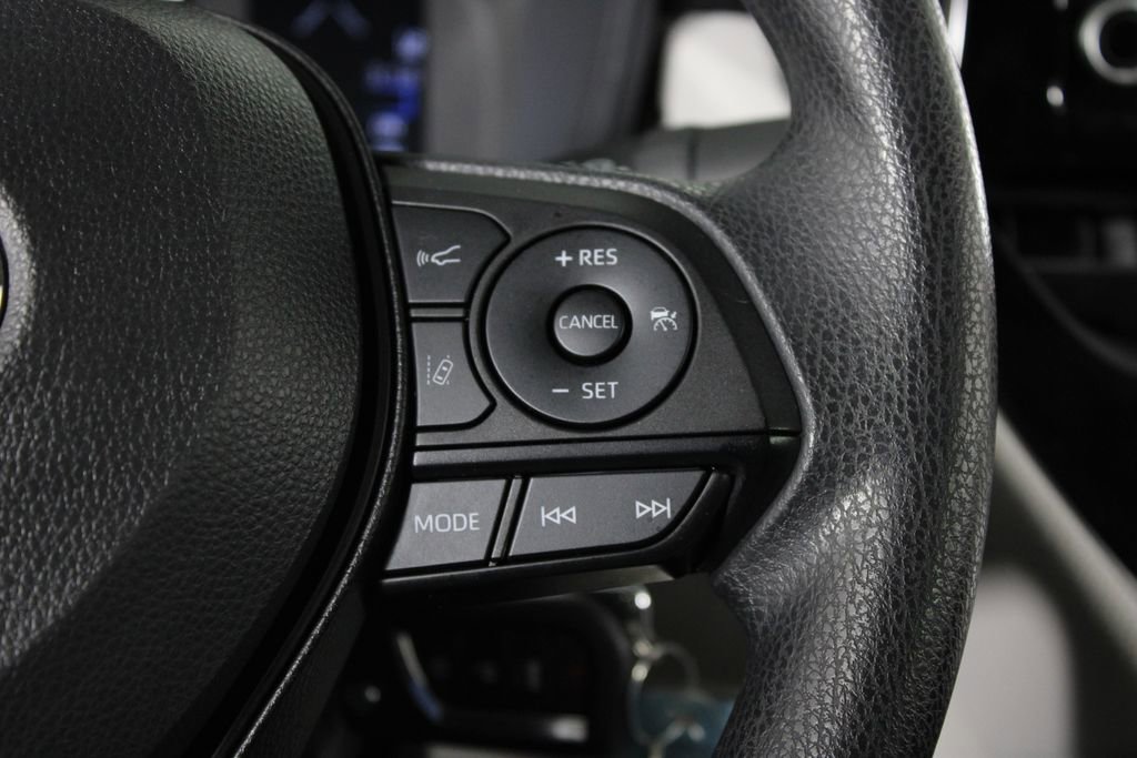Used 2022 Toyota Corolla LE image 23
