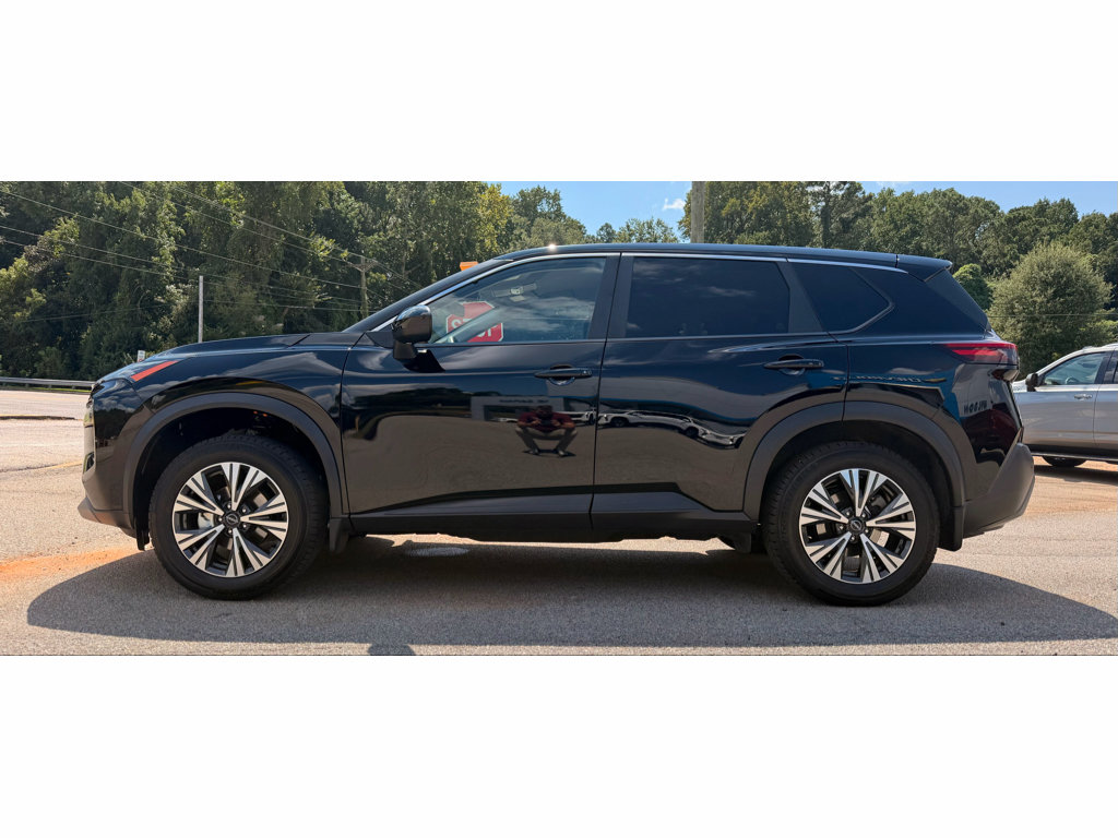 Used 2023 Nissan Rogue SV FWD image 3