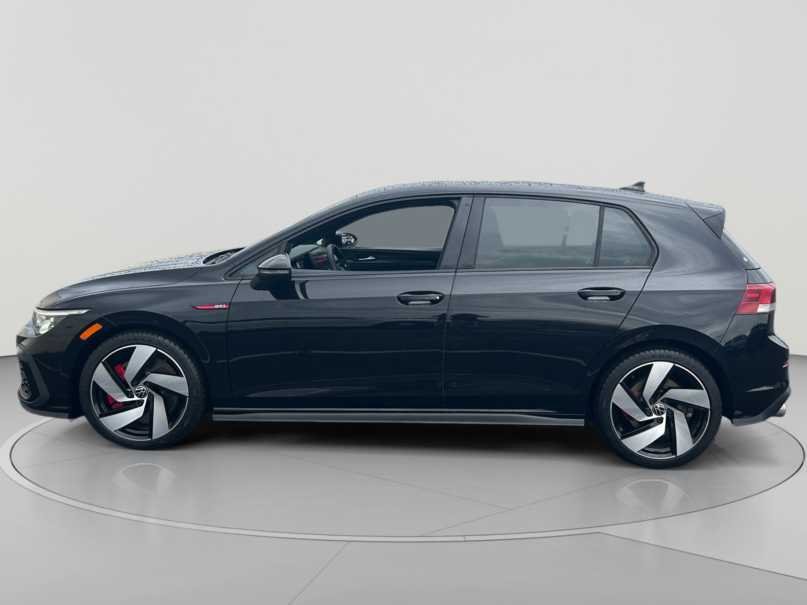 Used 2022 Volkswagen GTI SE FWD image 2