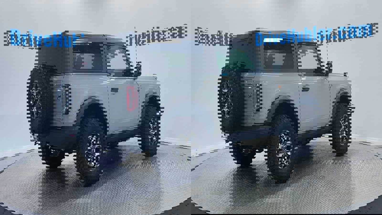 Used 2024 Ford Bronco Badlands image 8