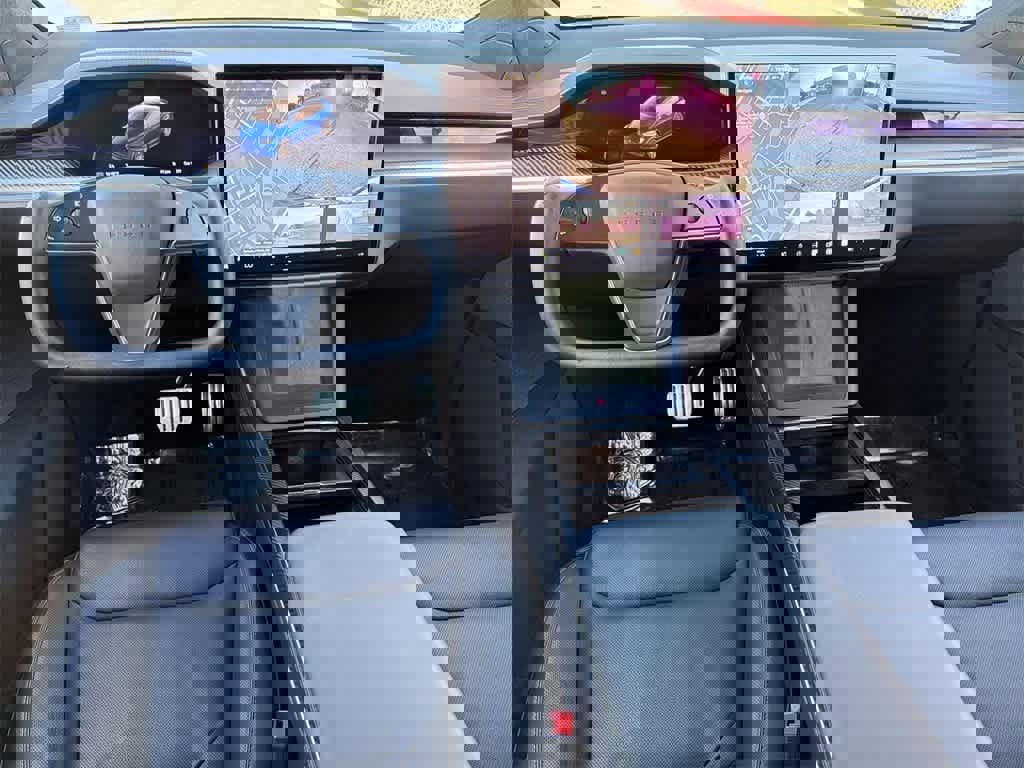 Used 2022 Tesla Model X Plaid image 12