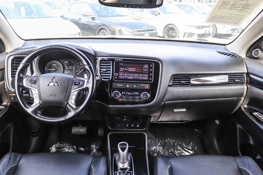 Used 2018 Mitsubishi Outlander GT AWD/4WD image 14