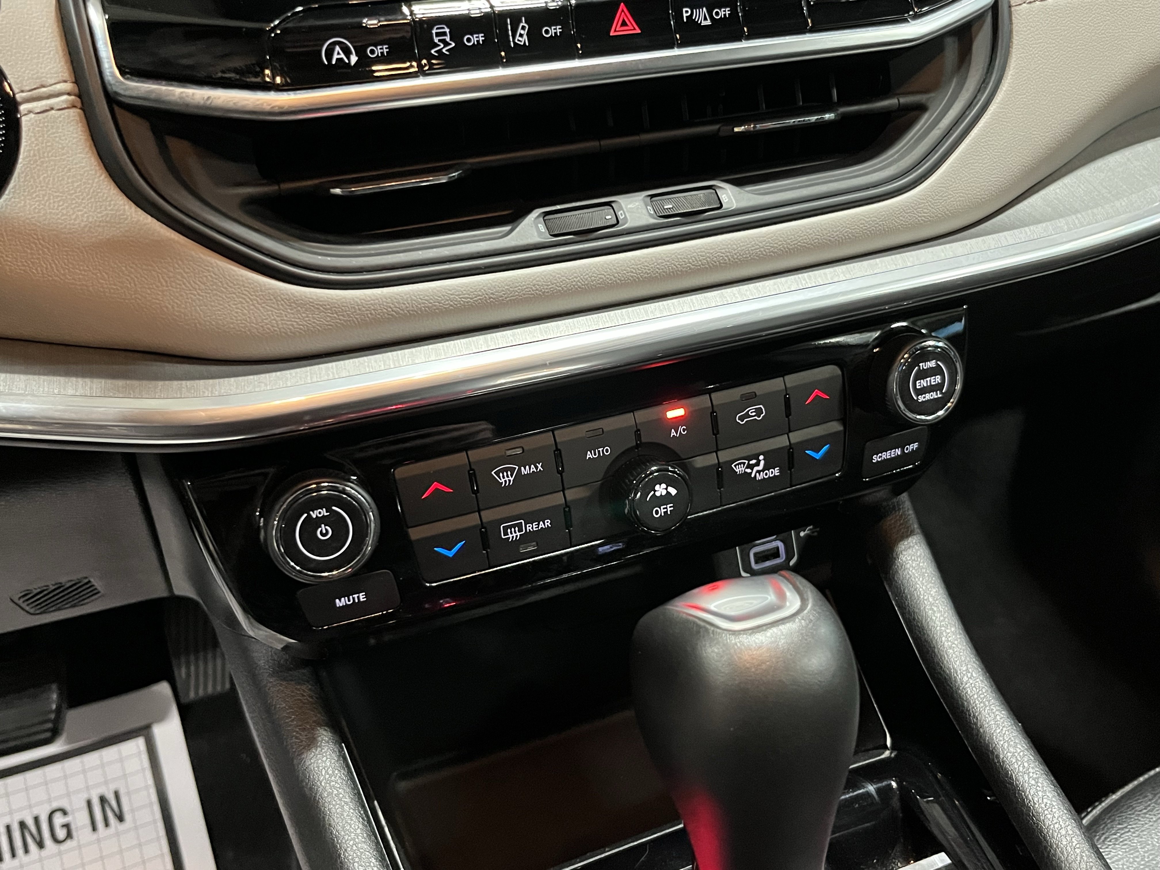 Certified 2024 Jeep Compass Limited image 23