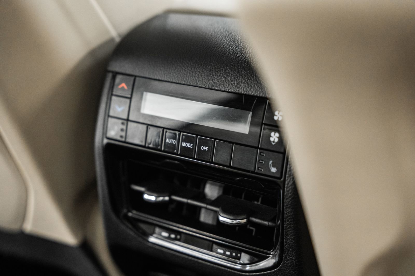 Used 2024 Jeep Grand Cherokee L Limited image 41