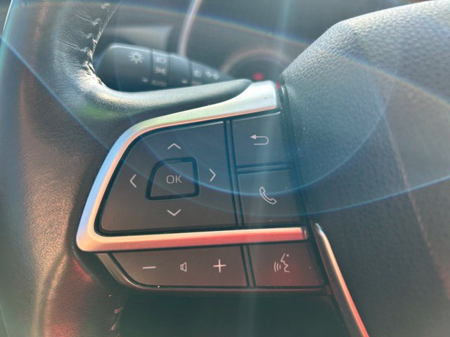 Used 2022 Toyota Highlander XLE FWD image 26