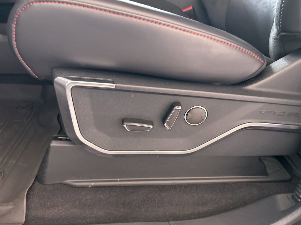 Used 2025 Ford F150 Raptor image 44