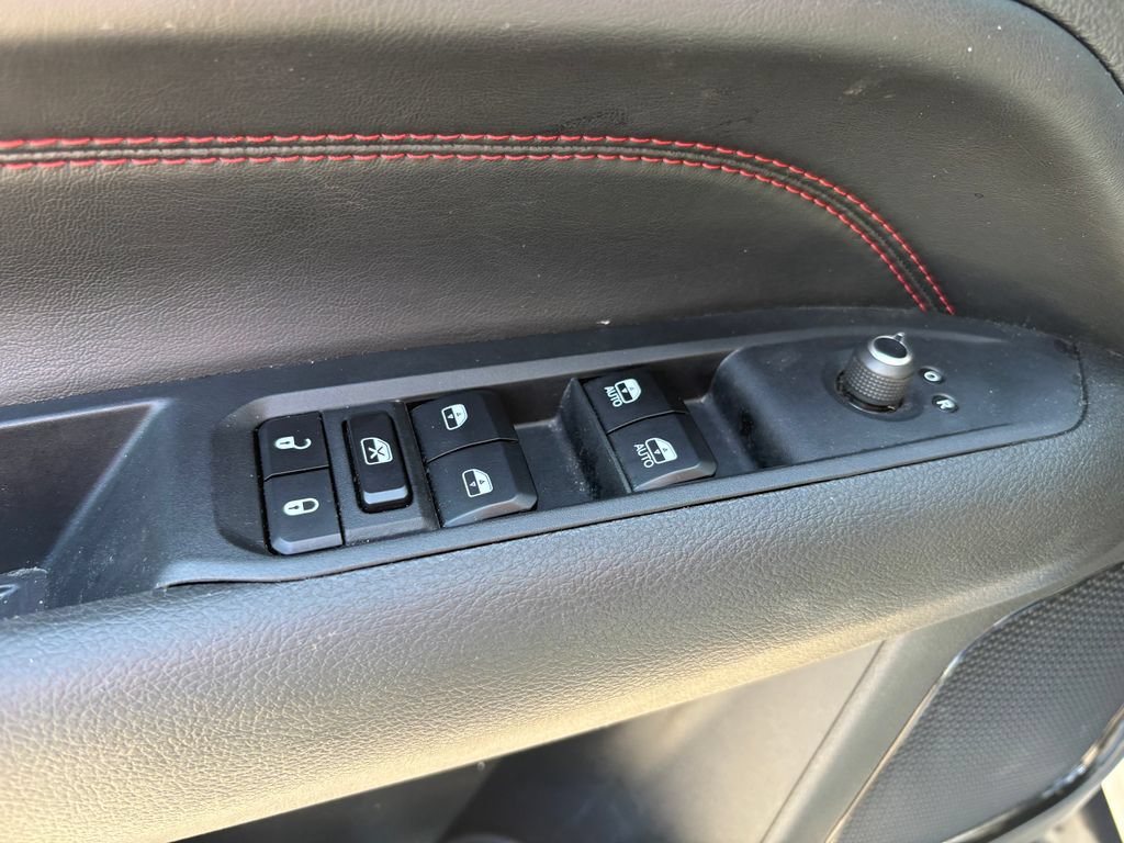 Used 2025 Jeep Compass Trailhawk AWD/4WD image 16