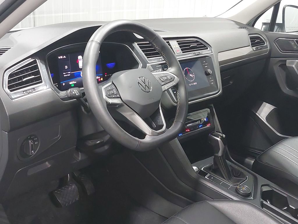 Used 2022 Volkswagen Tiguan SE image 15