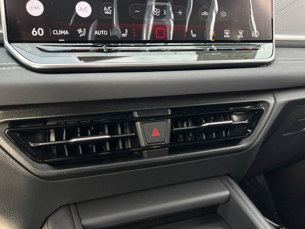 New 2026 Volkswagen Tiguan SE R-Line image 30