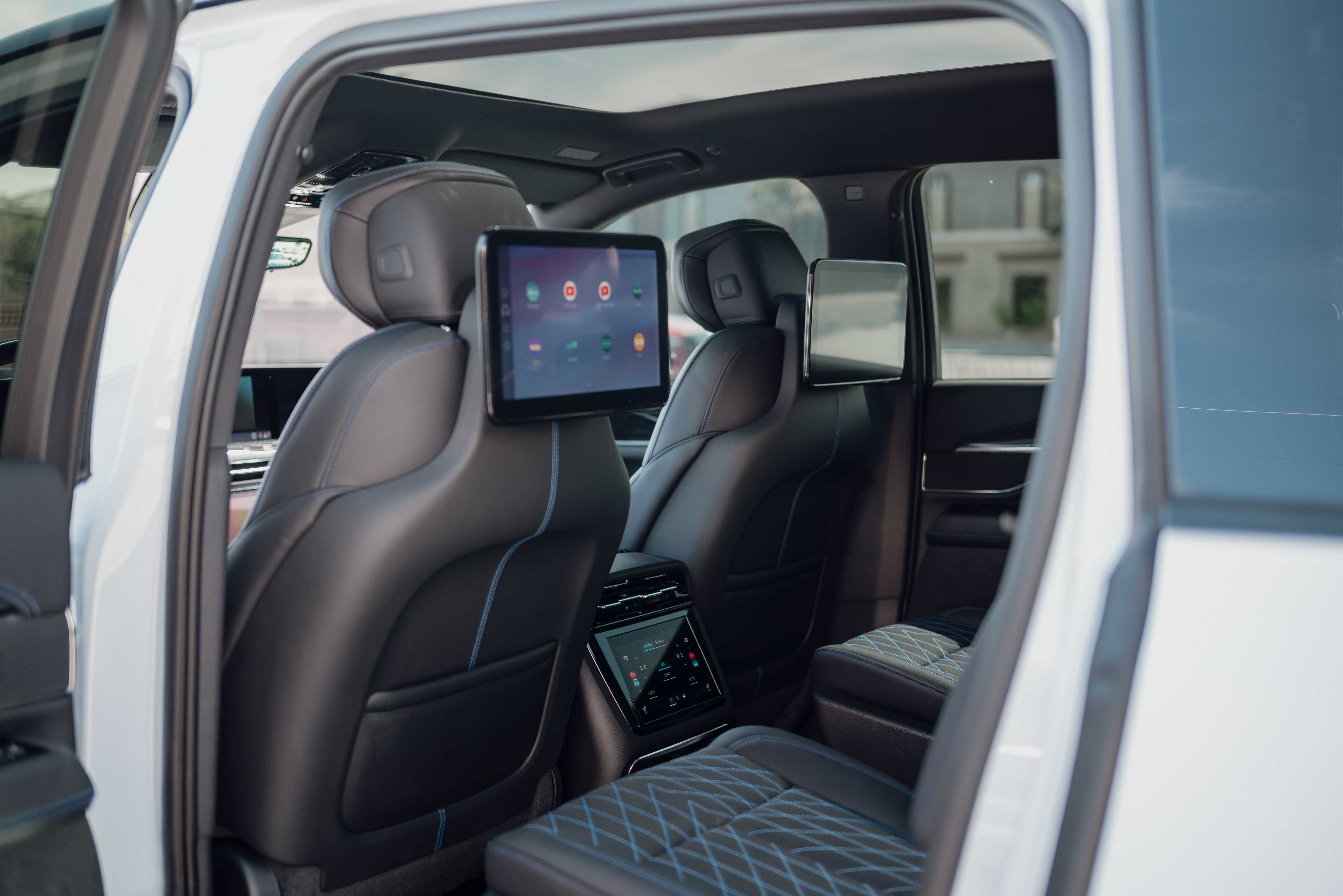 Used 2026 Cadillac Escalade IQ Sport 1 AWD/4WD image 13