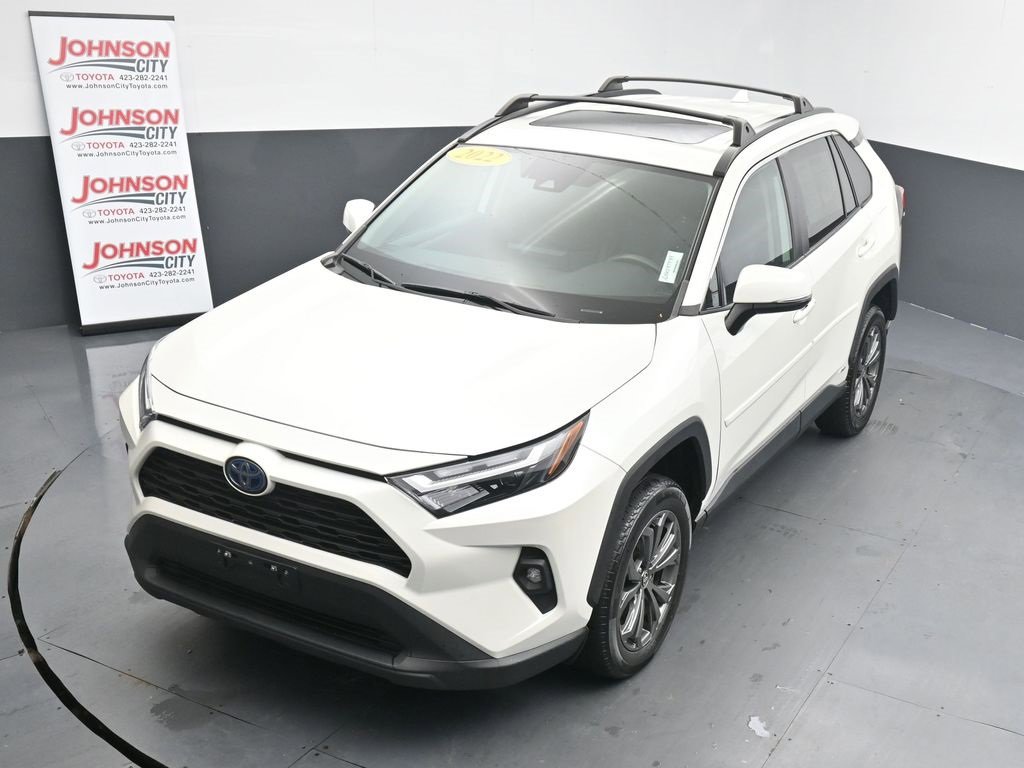 Used 2022 Toyota RAV4 XLE Premium image 12