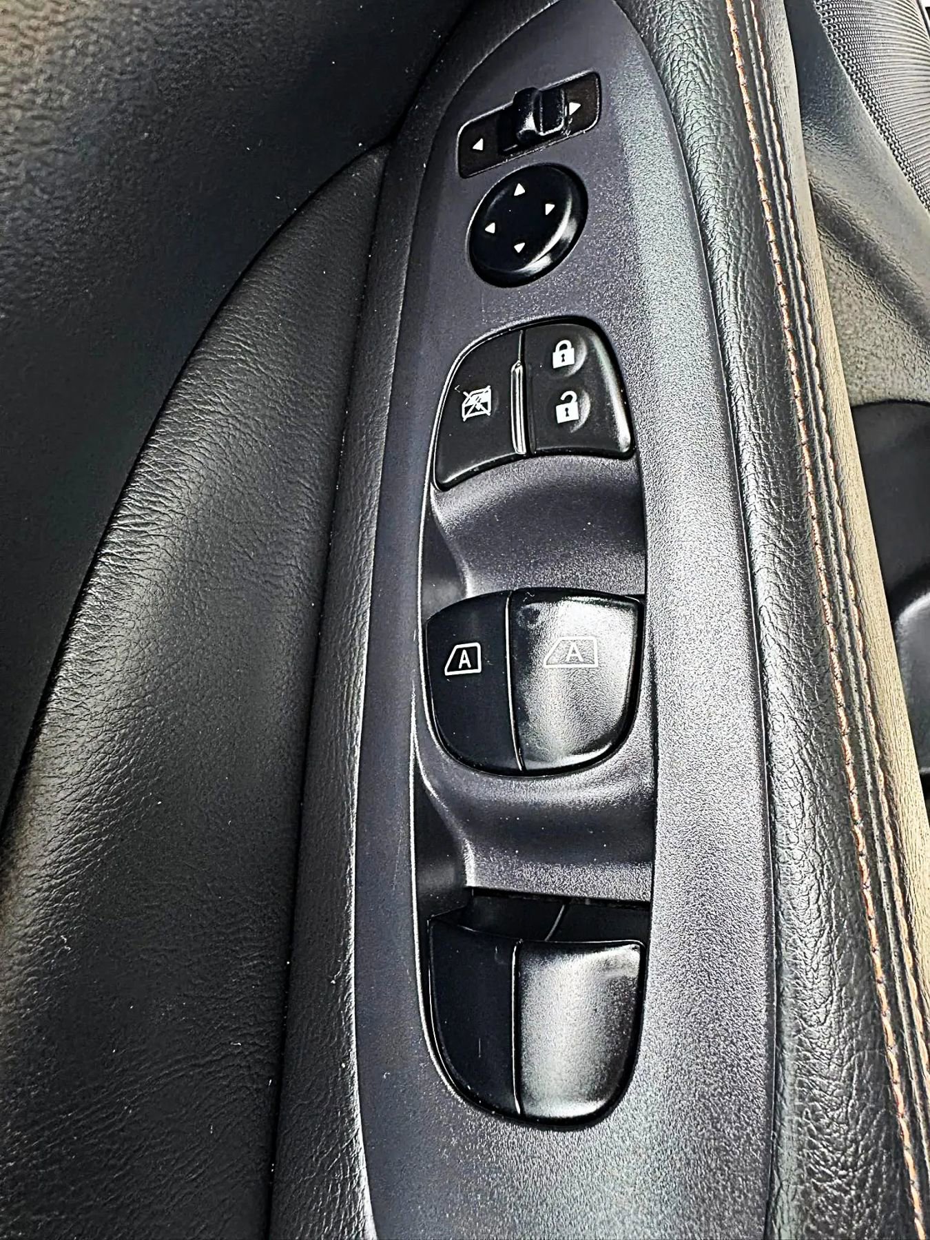 Used 2019 Nissan Pathfinder SV w/ Rock Creek Edition FWD image 35