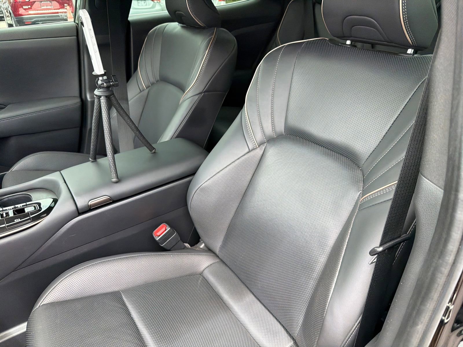 Used 2025 Toyota Crown AWD/4WD image 32